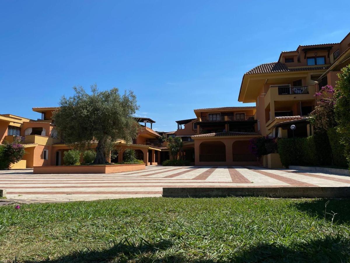 Ampio Trilocale Sul Golfo Di Marinella Villa Marinella  Buitenkant foto