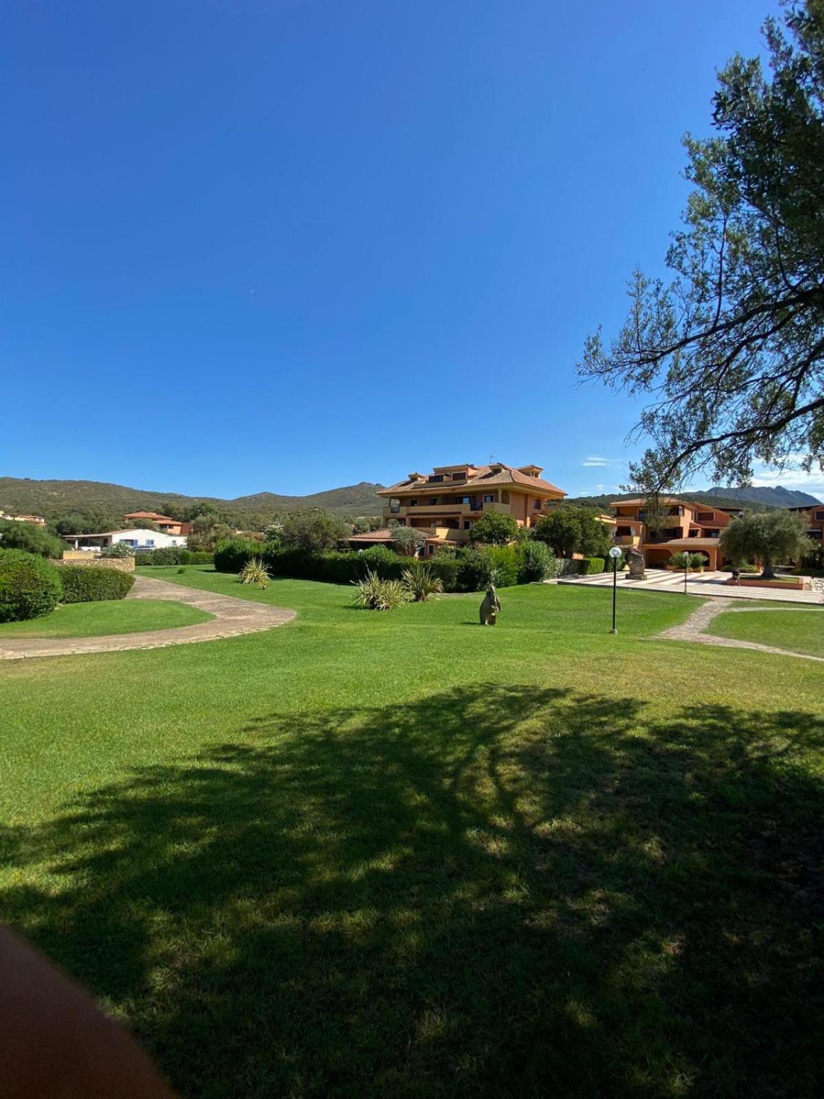 Ampio Trilocale Sul Golfo Di Marinella Villa Marinella  Buitenkant foto