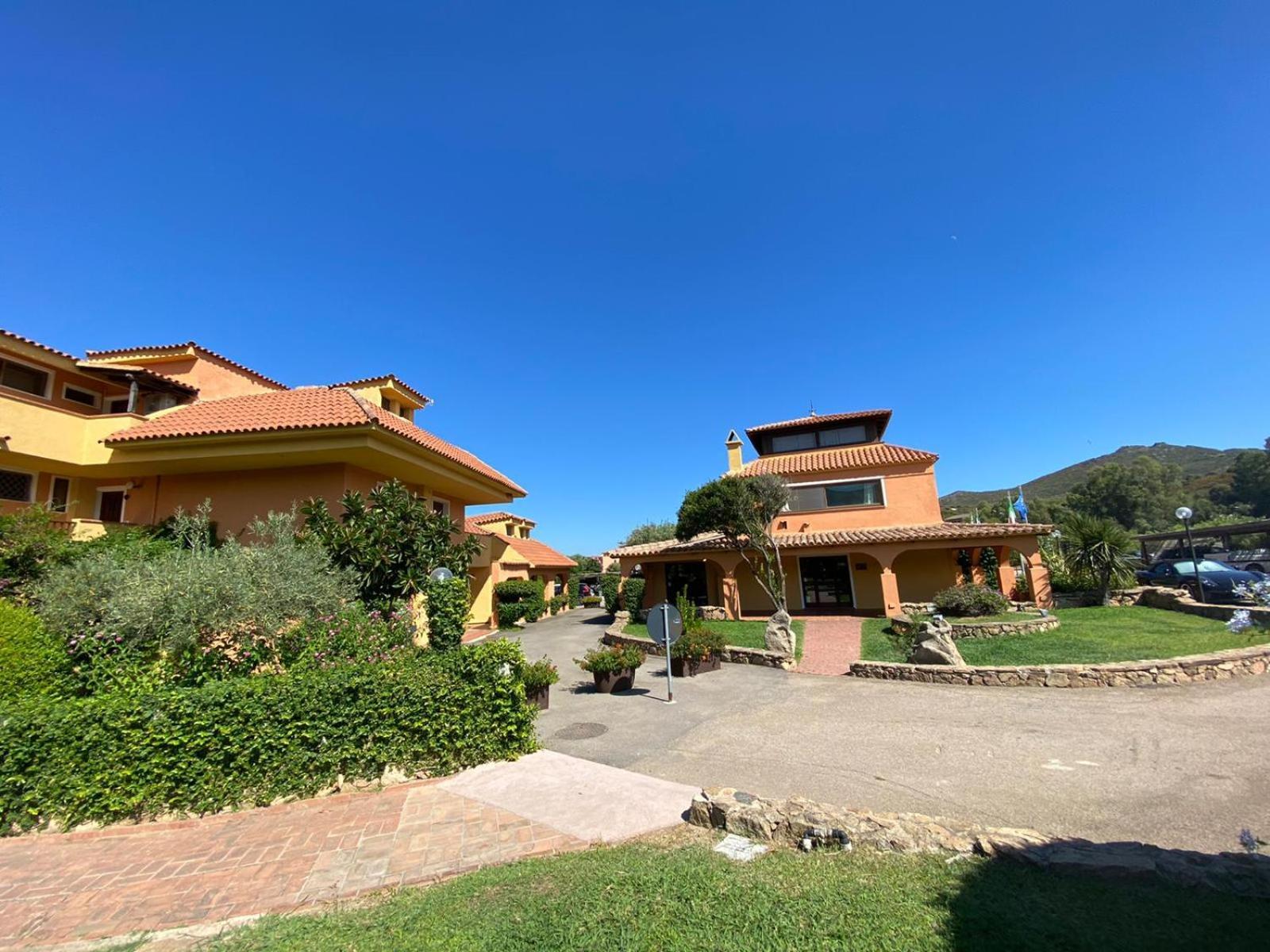 Ampio Trilocale Sul Golfo Di Marinella Villa Marinella  Buitenkant foto